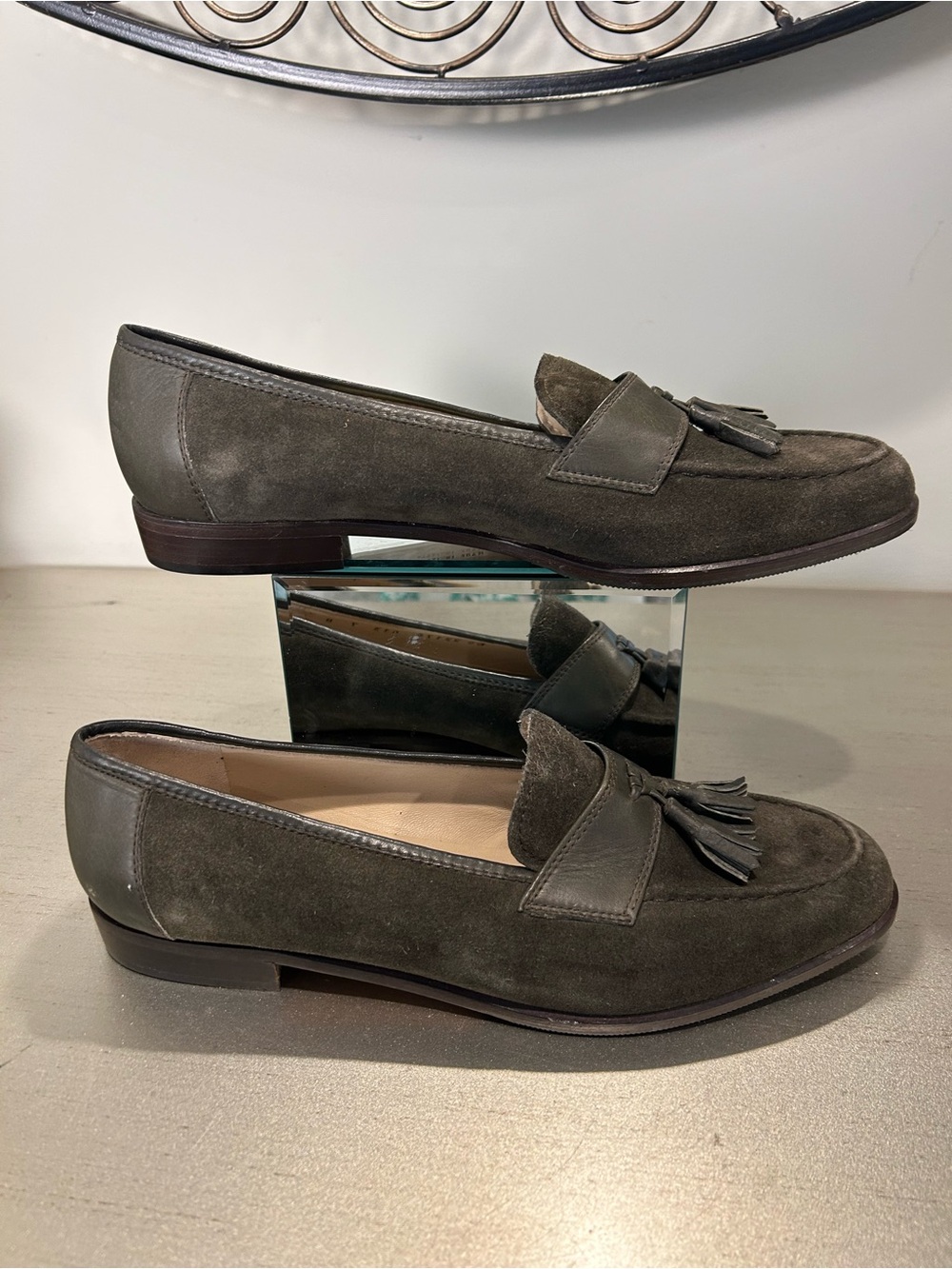 Salvatore Ferragamo women's Suede and leather Tassel Loafers in Olive Sz 7